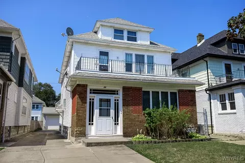 88 Commonwealth Ave, Buffalo, NY 14216