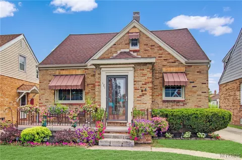 121 Pierce St, Buffalo, NY 14206