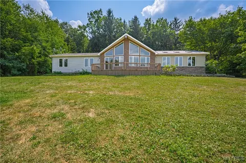 4885 Cambria Rd, Cambria, NY 14094