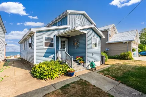 241 S Shore Dr, Buffalo, NY 14219