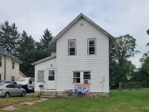 65 Washington St, Warsaw, NY 14569