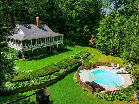 849 Urf Rd, Bennington, NY 14037