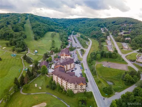 518 Tamarack Dr #1, Ellicottville, NY 14731