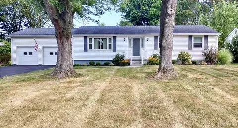 4026 Staley Dr, Hamburg, NY 14075
