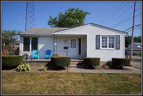 2596 Jerauld Ave, Niagara Falls, NY 14305