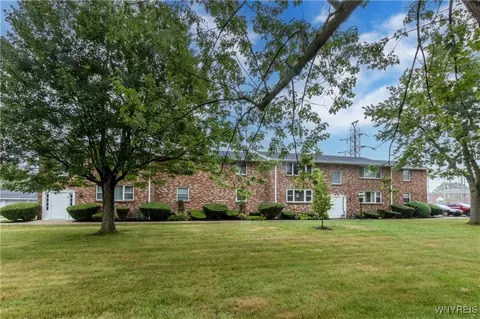 61 A Old Lyme Dr #2, Amherst, NY 14221