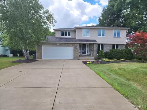83 Hawthorne Dr, Orchard Park, NY 14127