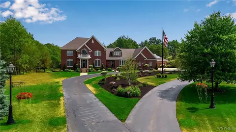 4775 Goodrich Rd, Clarence, NY 14031