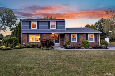 72 Candy Ln, Orchard Park, NY 14127