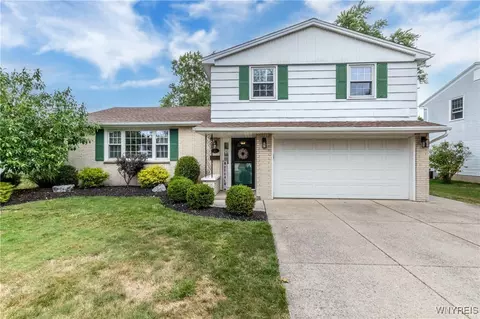 158 Old Farm Cir, Amherst, NY 14221