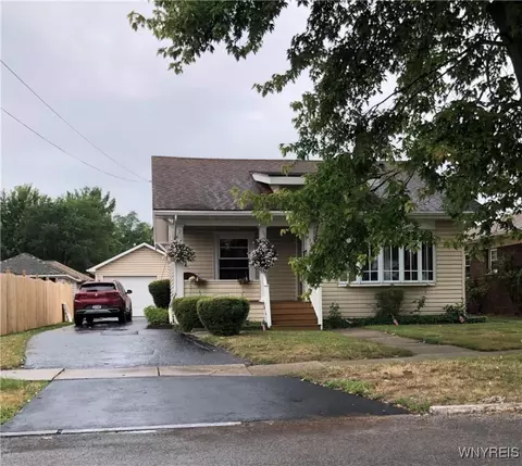 830 90th St, Niagara Falls, NY 14304