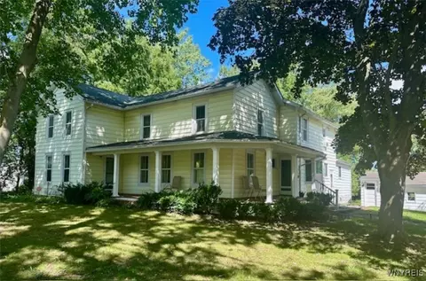 7029 Akron Rd, Lockport, NY 14094
