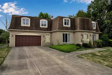 27 Woodside Ln, Depew, NY 14043