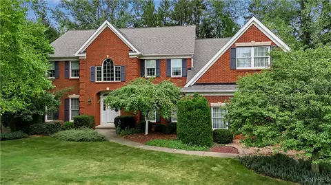 34 Hidden View Ct, Amherst, NY 14221