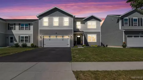 22 Aviano Way, Amherst, NY 14228