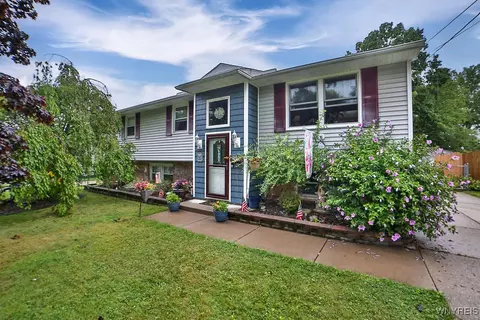 78 Dale Dr, North Tonawanda, NY 14120