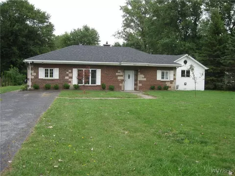 3075 Townline Rd, Alden, NY 14004