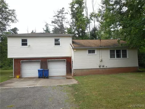 3102 Johnson Creek Rd, Hartland, NY 14105