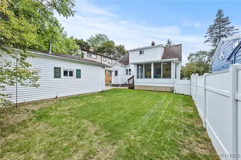 Exterior - 50 Pardee Ave, Lancaster, NY 14086 photo 2 of 4