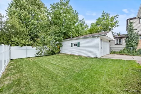 Exterior - 50 Pardee Ave, Lancaster, NY 14086 photo 3 of 4