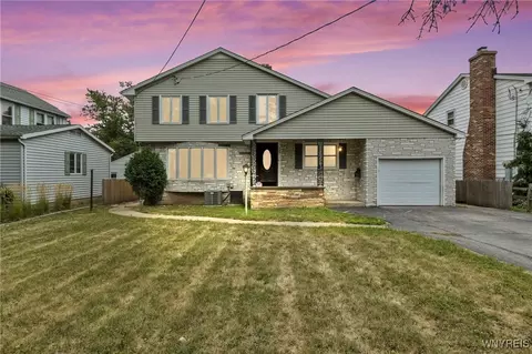 230 S Forest Rd, Amherst, NY 14221