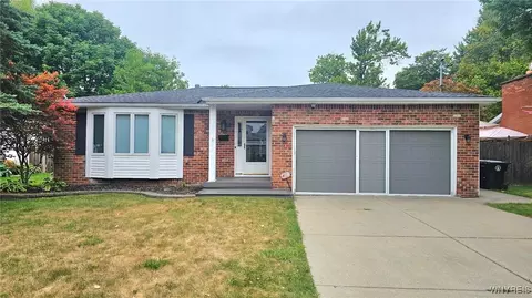 77 Albert Dr, Lancaster, NY 14086