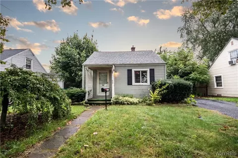 449 81st St, Niagara Falls, NY 14304