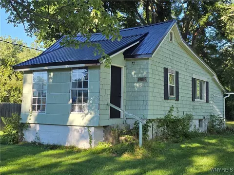 2969 Murdock Rd, Ridgeway, NY 14103
