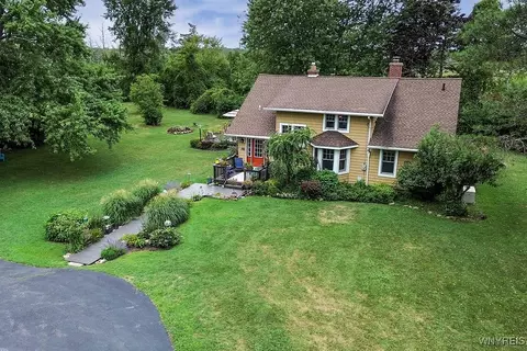 767 Sturgeon Point Rd, Evans, NY 14047