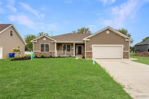 23 Veronica Dr, West Seneca, NY 14224