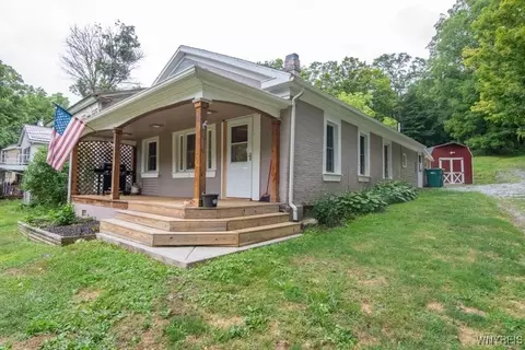 28 S Academy St, Middlebury, NY 14591