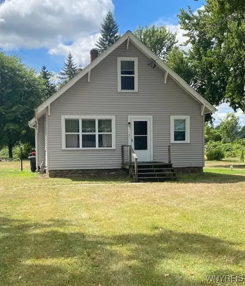7714 Chestnut Ridge Rd, Royalton, NY 14094