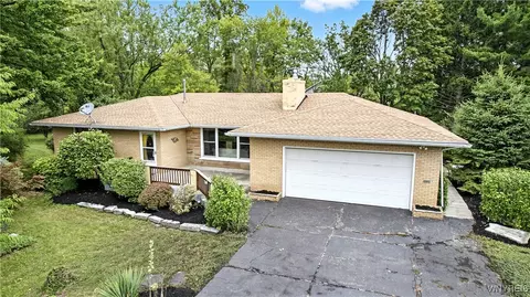 4968 Best St, Hamburg, NY 14075