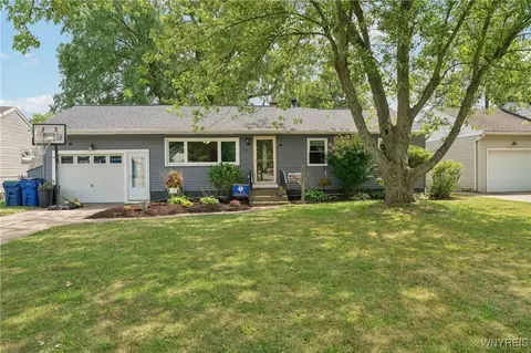 163 Coronation Dr, Amherst, NY 14226