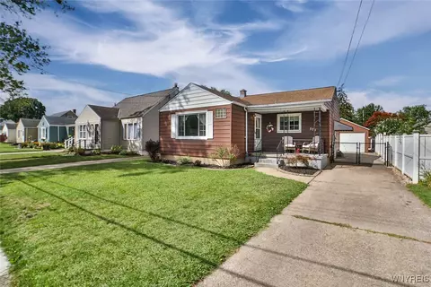 570 73rd St, Niagara Falls, NY 14304