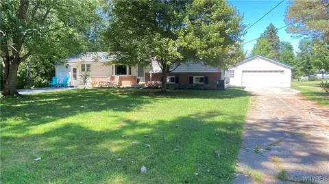 998 Backus Rd, Evans, NY 14047