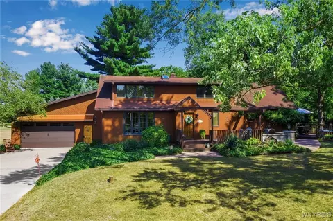 4369 Bolton Rd, Royalton, NY 14067