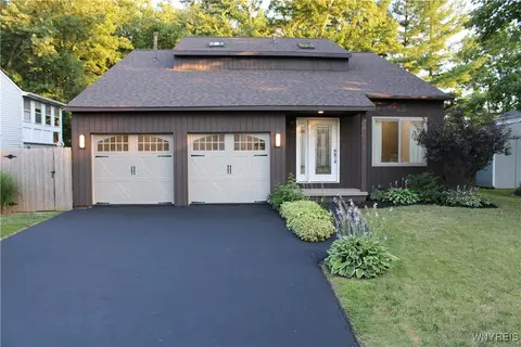 102 Aspenwood Cir, Syracuse, NY 13212