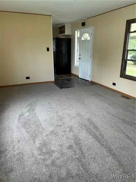 1070 Creekside Dr, Evans, NY 14047 photo 6