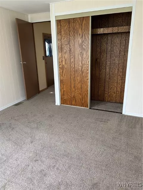 1070 Creekside Dr, Evans, NY 14047 photo 9