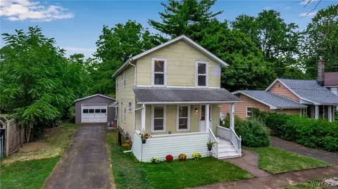 43 Prentice St, Lockport, NY 14094