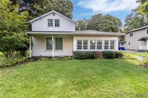 1187 Sandridge Rd, Alden, NY 14004