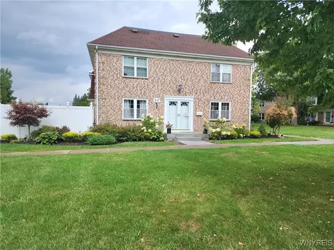 50 Carriage Dr #5, Orchard Park, NY 14127