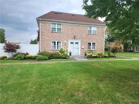 50 Carriage Dr #5, Orchard Park, NY 14127