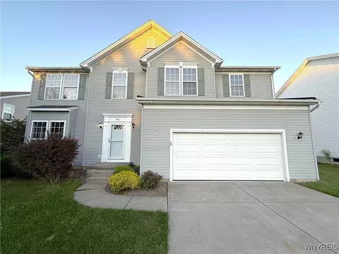 3481 Heatherwood Dr, Hamburg, NY 14075