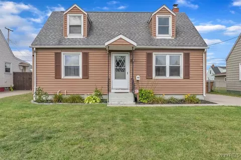 90 Aris Ave, Cheektowaga, NY 14206