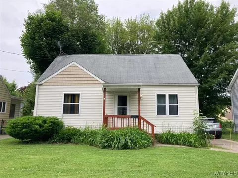 618 82nd St, Niagara Falls, NY 14304