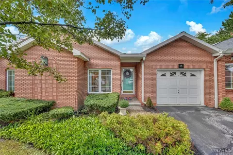 15 Woodpointe, Amherst, NY 14221