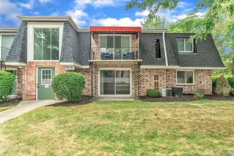 136 Foxberry Dr # A, Getzville, NY 14068