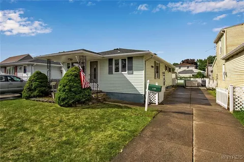 130 Desmond Dr, Tonawanda, NY 14150